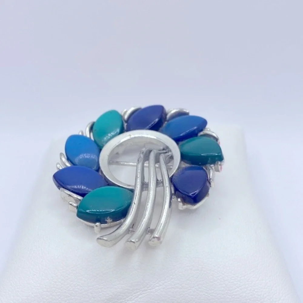 Vintage Signed LISNER Moonglow Wreath Brooch • Teal & Blue Thermoset Lucite